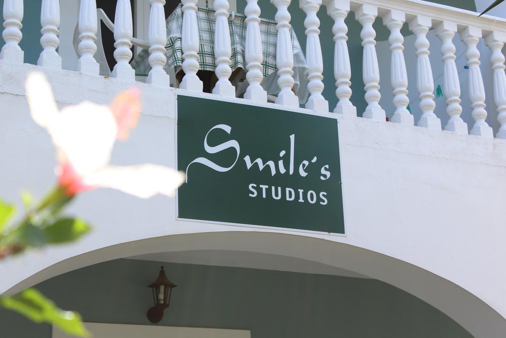 Smile'S Studios Tsilivi  Eksteriør billede